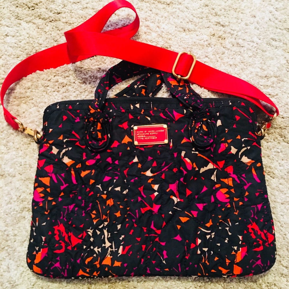 Marc Jacobs laptop bag cushioned & great condition